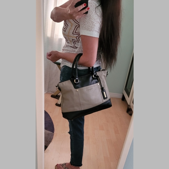 Tignanello Handbag ❤ - Picture 7 of 7